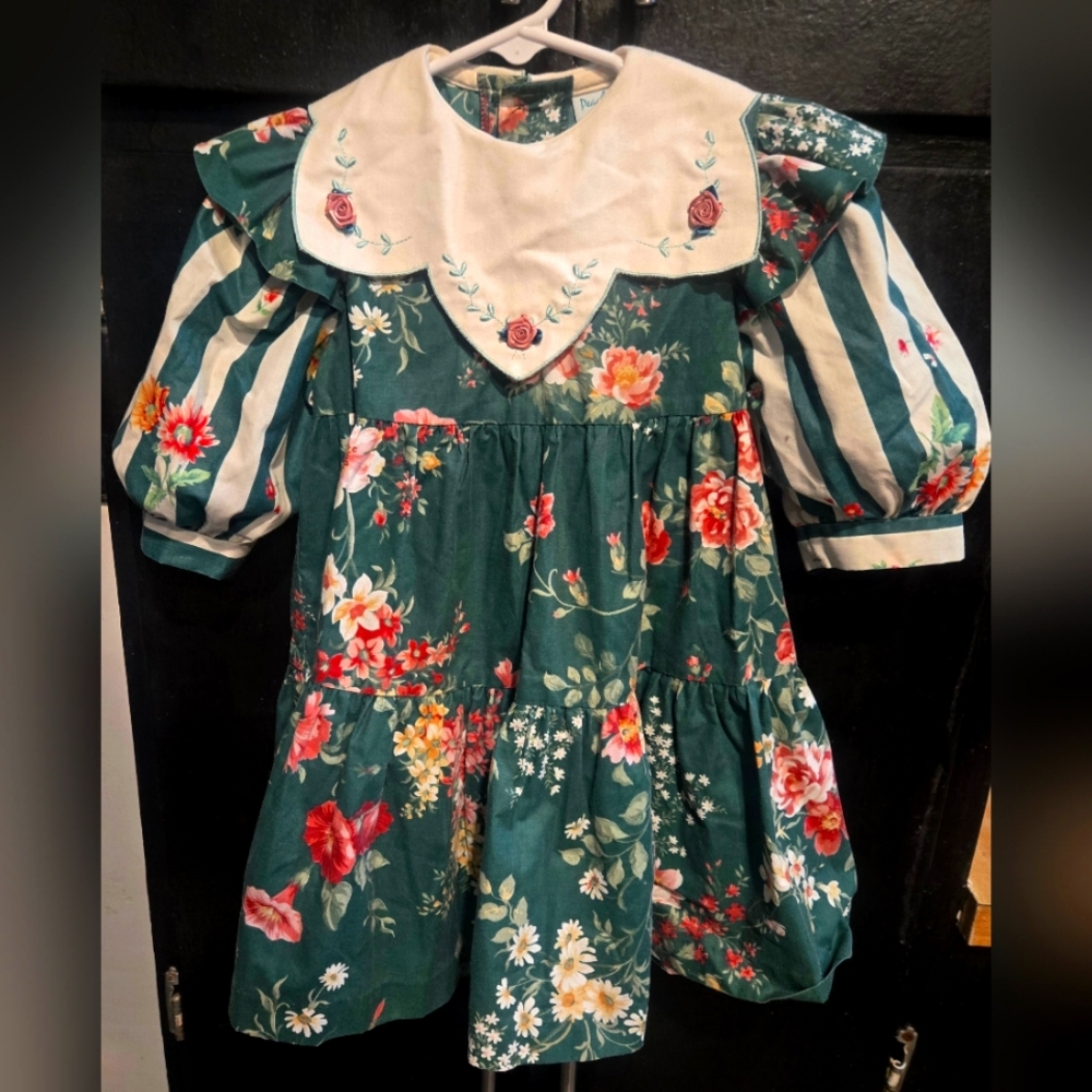 GIRLS SIZE 4T DRESS BY PEACHES AND CREAM